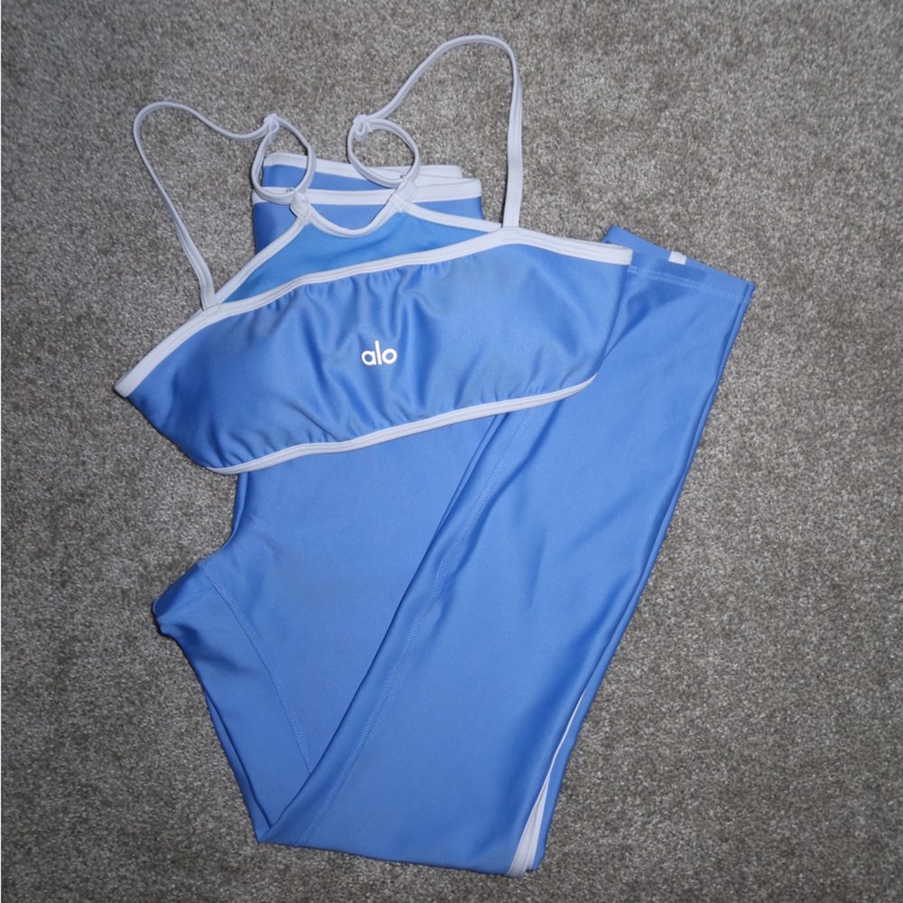 ALO Yoga Airlift Charger Set Blue